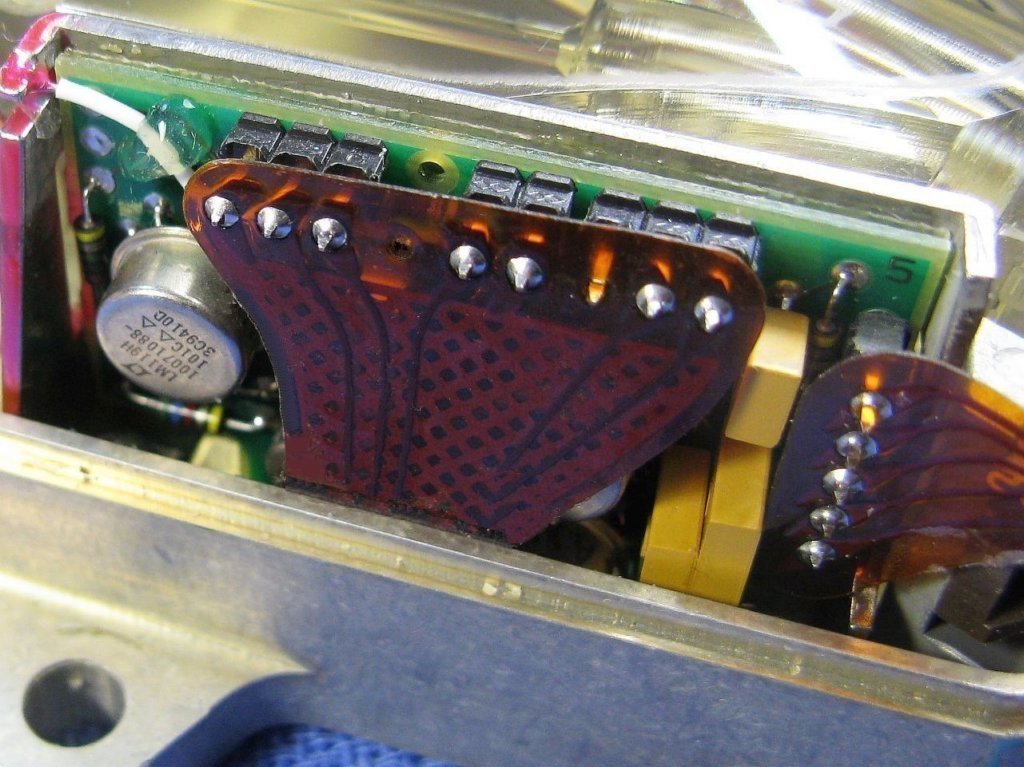 gg1342detector_pcb_in_place_closeup1.jpg