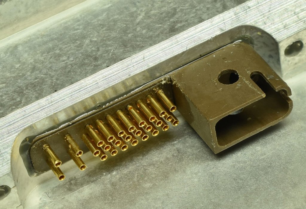 gg1320afmain_connector_feedthrough_closeup1.jpg