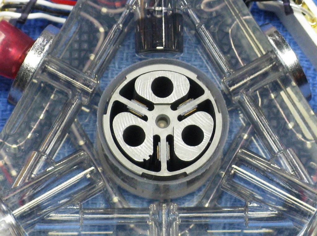 gg1320andither_pzt_motor_closeup1.jpg
