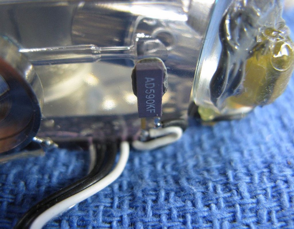 gg1320antemperature_sensor_ad590_cloesup1.jpg