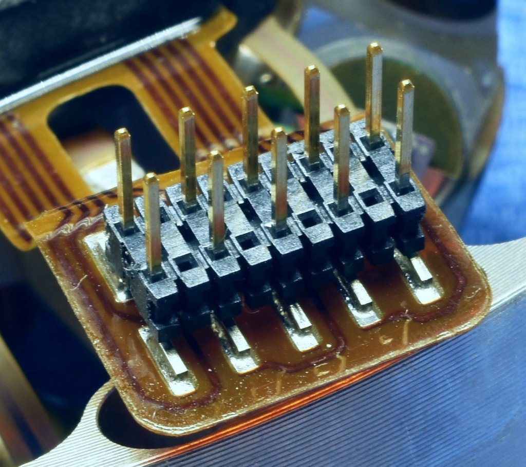 hg1700ag13imu_rlg_cathode_connector_closeup1.jpg