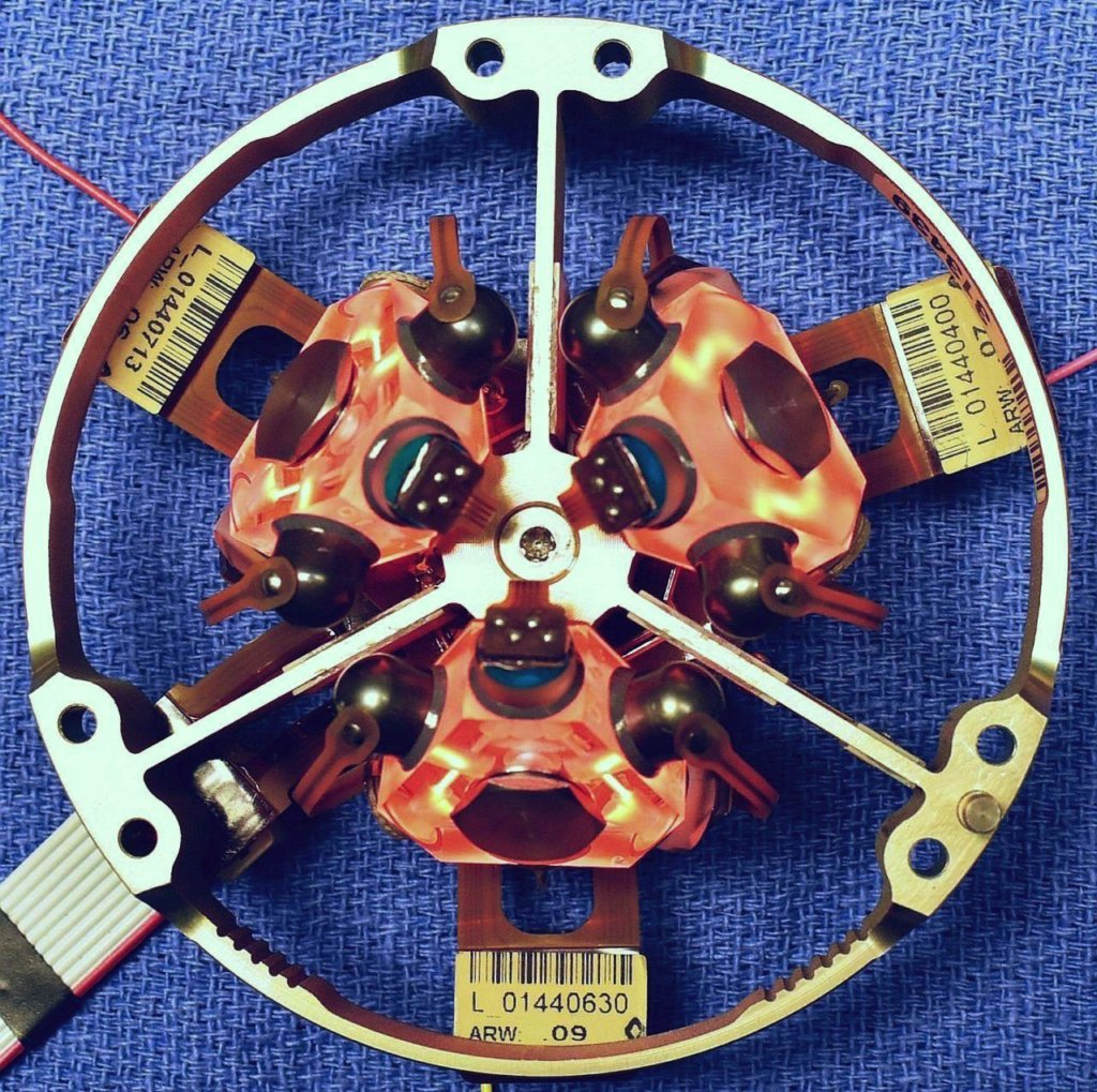 hg1700ag59gg1308_ring_laser_gyro_assembly_glowing1.jpg